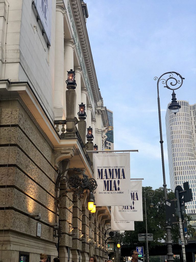 Wie Eine Königin Im Theater Des Westens... Mamma Mia! - Deine Christine!